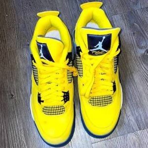 Jordan 4”s lightning